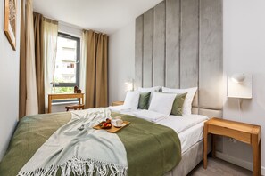 Suite studio Confort | Bureau, rideaux d’obscurcissement, système d’insonorisation