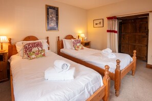 3 chambres, fer et planche Ă repasser, Wi-Fi, draps fournis