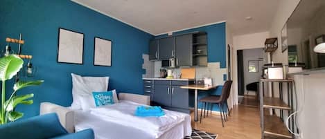 1 bedroom, iron/ironing board, travel cot, free WiFi