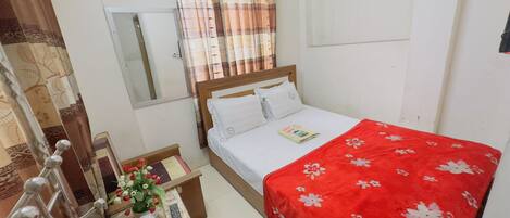 Free WiFi, bed sheets