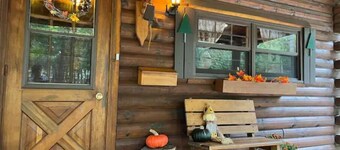 Beautiful 2 Bedrooms -Rustic log house