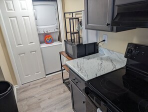 Fridge, microwave, oven, stovetop - Ocean Breeze. Cozy apartment 2 Blocks from the ocean and within 6 miles of MAYO (Jacksonville Beach)