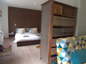 3 quartos, berço de viagem, Wi-Fi, roupa de cama