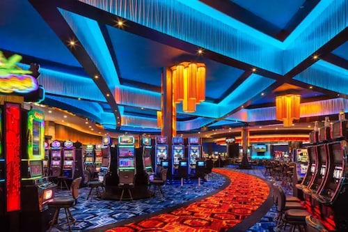 1 Mile from Spirit Mountain Casino! Cozy apartment that sleeps 6