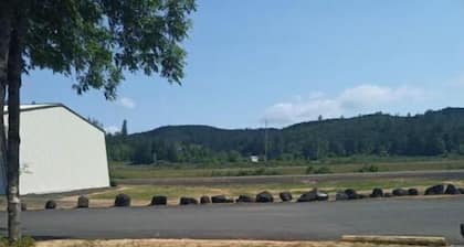 1 Mile from Spirit Mountain Casino! Cozy apartment that sleeps 6