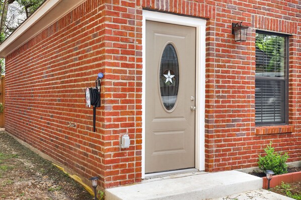 Exterior detail - Rashali kicks theme casita  (San Antonio)