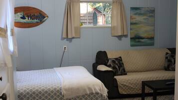 2 bedrooms, internet, bed sheets