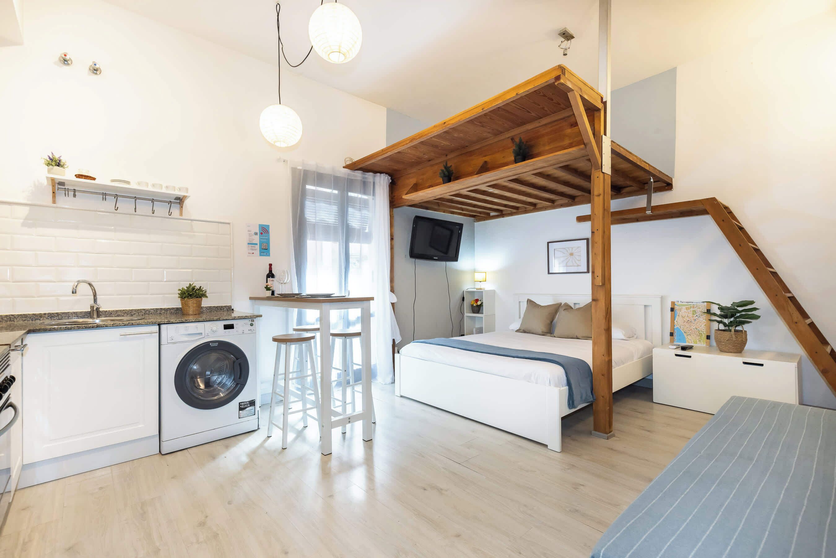 1 habitación, tabla de planchar con plancha, wifi y ropa de cama 