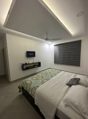 4 bedrooms, free WiFi, bed sheets - Casa Pichirilo Ballenita Salinas
 (Ballenita)