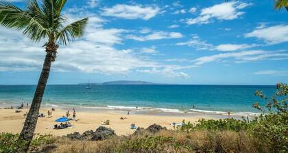 Top Floor, remodeled, oceanview & steps from beach