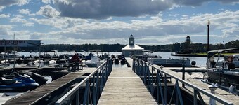 NEW TO VRBO 3 MIN TO LAKE MARTIN ON AUBURN SIDE STILLWATERS GATED GOLF MARINA