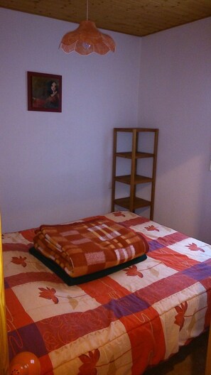 1 Schlafzimmer, Bügeleisen/Bügelbrett