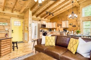 Smart TV, caminetto, videogiochi