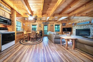 Smart TV, fireplace