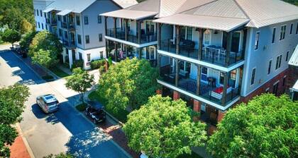 Spacious + Central Condo in Carlton Landing