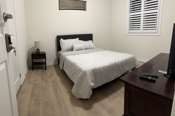 4 bedrooms, in-room safe, iron/ironing board, free WiFi