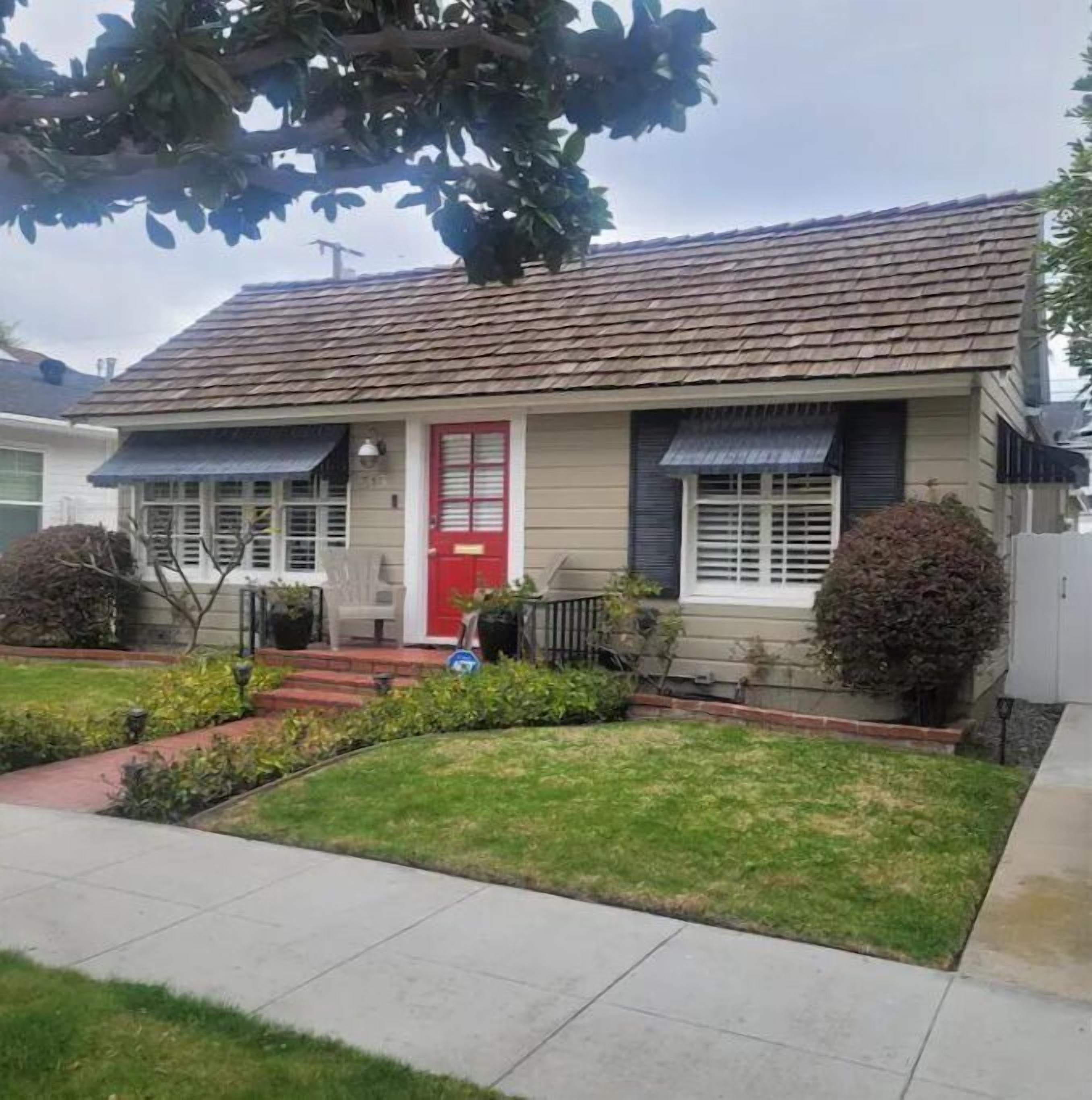 Entire Home Newly Remodeled - Blocks from the water and close to everything 

