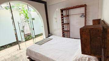 Basic Double Room, 1 Queen Bed, Garden View | Premium bedding, down comforters, Select Comfort beds, desk