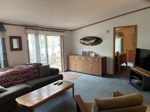 Smart TV - Great fishing and boating at a 3 bedroom cabin on Clam Lake in Siren Wi. (Siren)