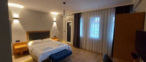 In-room safe, desk, soundproofing, iron/ironing board