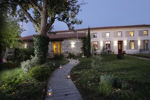 Exterior - LA Maison Dans UNE Etable (Saintes)