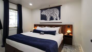 4 bedrooms, desk, iron/ironing board, travel crib