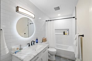 Shower - Scenic Getaway Home: 3BR 2Bath Minutes to Beach (Nokomis)