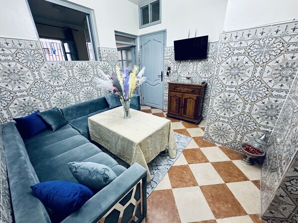 Een smart-tv en een kantoor