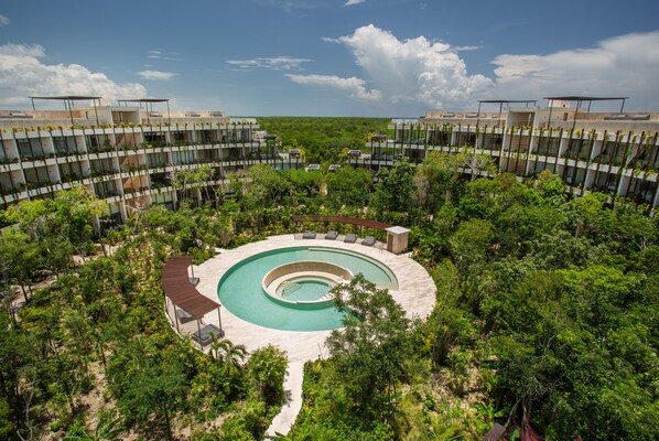Outdoor pool - Tulum City Apartments - Casa Elma with Rooftop pools abd Gym in Mistiq Temple 2 (Tulum)