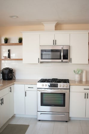 Private kitchen - Gorgeous Renovated Historic Home. (Houston)