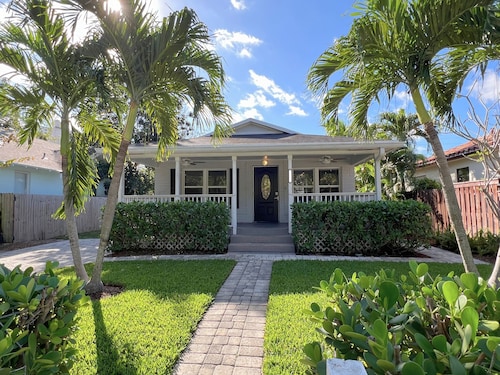 LIT's Palma Home - Near Beach, Downtown, Shopping, & More!!