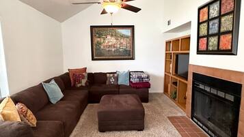 Télévision, cheminée