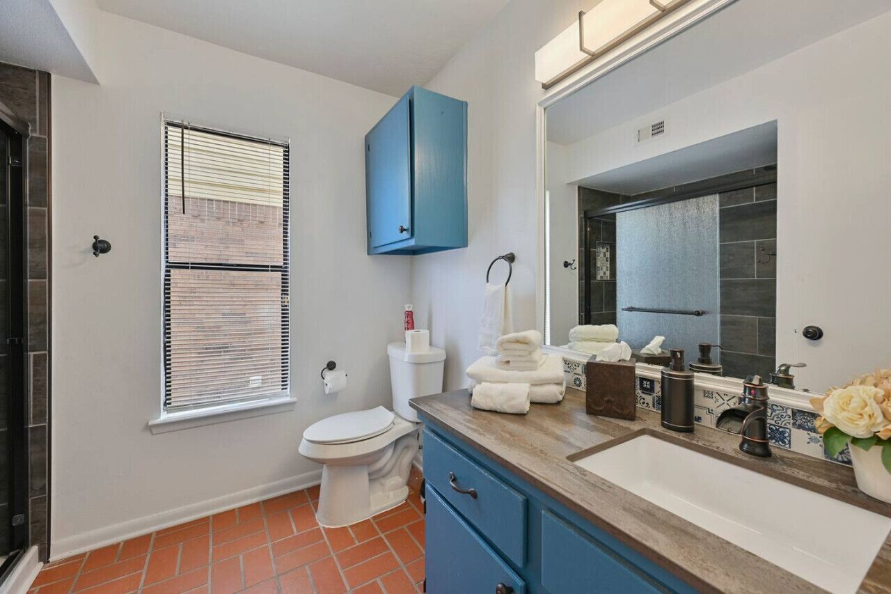 Hair dryer, towels