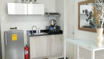Fridge, microwave, stovetop, electric kettle