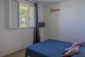 2 bedrooms, iron/ironing board, WiFi, bed sheets - Casa Ghju (Algajola)
