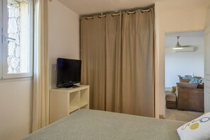 2 bedrooms, iron/ironing board, WiFi, bed sheets - Casa Lucia (Algajola)