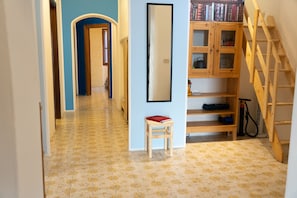 Interior - Holiday Apartment "Villa Wanda" with Sea View, Private Terrace & Wi-Fi (Alghero)