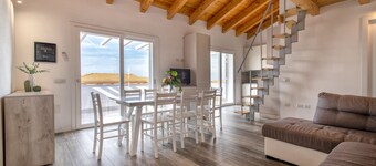 Apartment 'Le Palme's' with Balcony, Wi-Fi and Air Conditioning