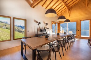 Dining - Chalet 'Les Galetas Du Mont Blanc' with Private Terrace, Balcony and Wi-Fi (HAUTELUCE)