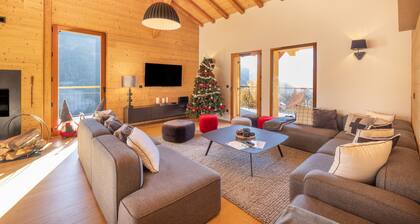 Chalet 'Les Galetas Du Mont Blanc' avec terrasse privée, balcon et Wi-Fi