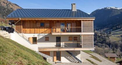 Chalet 'Les Galetas Du Mont Blanc' avec terrasse privée, balcon et Wi-Fi