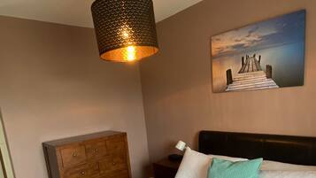 2 bedrooms, iron/ironing board, free WiFi, bed sheets