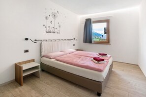 2 bedrooms, free WiFi, bed sheets, wheelchair access