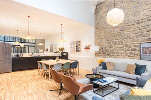 Interior - Hedonist House - Fantastic Architect Loft for 10 guests near Metro (Paris)