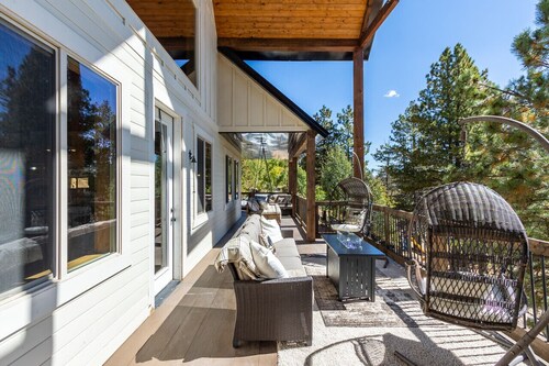 Ultimate Mtn Retreat - W/ Game room, Fire Pits, Views,2 Bunk Rooms & Much More!