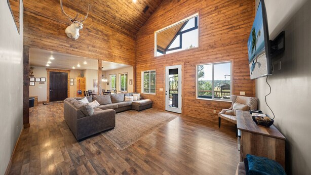 Smart TV, fireplace, DVD player, ping pong - Ultimate Mtn Retreat - W/ Game room|Fire Pits|Views| 2 Bunk Rooms & Much More! (Duck Creek Village)