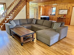 Smart TV, chimenea, videojuegos y reproductor de DVD