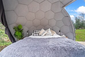 4 soverom, skrivebord, reiseseng for barn og wi-fi (inkludert)