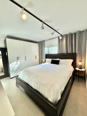 2 bedrooms, desk, WiFi, bed sheets - Amazing Location! New 2/1 by Las Olas Blvd. (Fort Lauderdale)