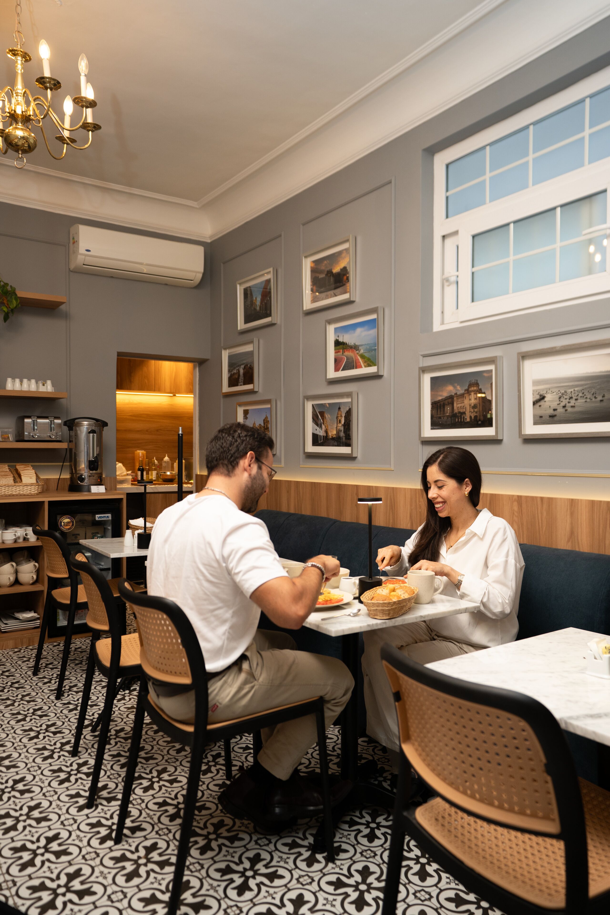 Desayuno continental incluido todos los días 